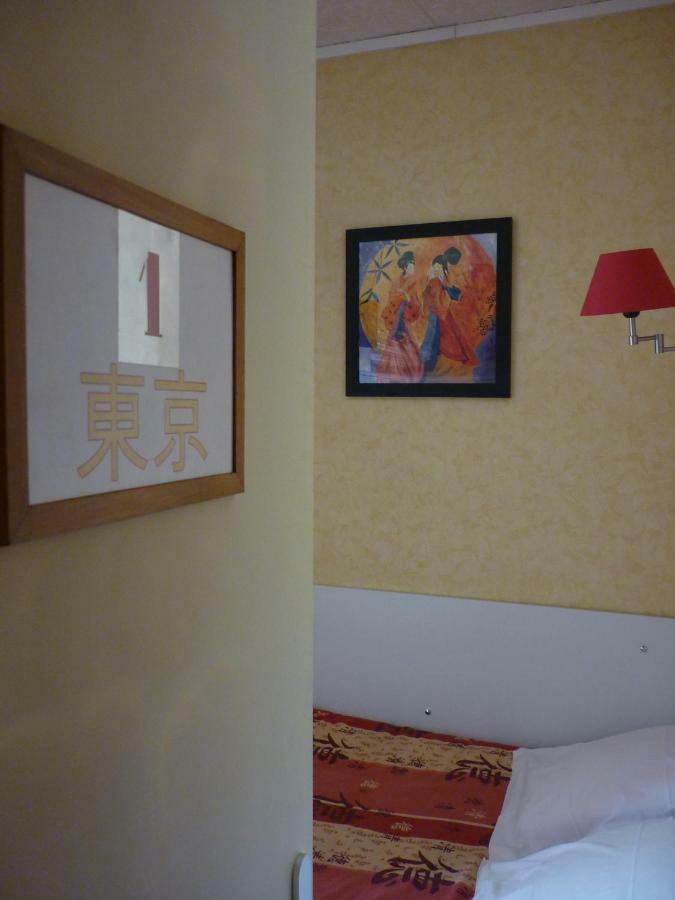 Hotel Du Centre Лурд Экстерьер фото